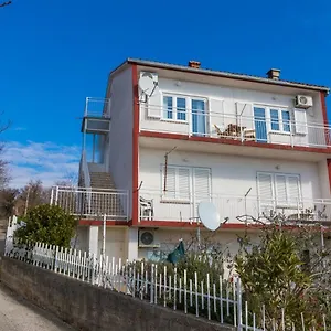  Apartman With A Parking Space - 13450
