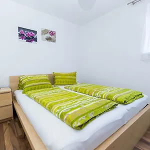  Apartman Moderne Souterrainwohnung